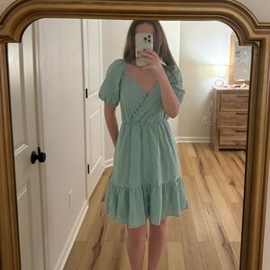 Super cute green picnic dress!